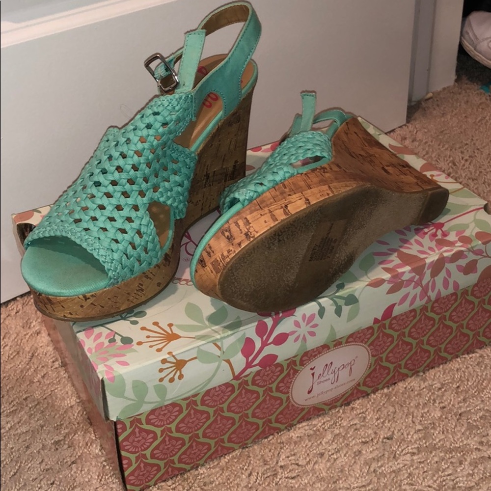 Aqua Wedges
